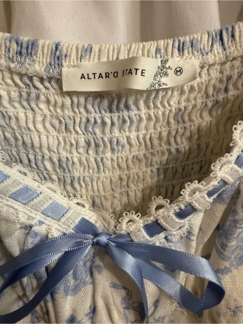 Altar'd State White and Light Blue Bow-Front romper - Picture 3 of 11